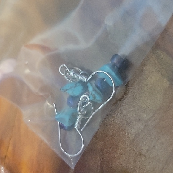 New 5 Piece Gift Set Bundle, Bracelets, Earrings, etc. Wrapped And Ready To Go - Picture 2 of 5